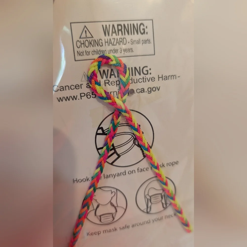 NWT face mask extension lanyard